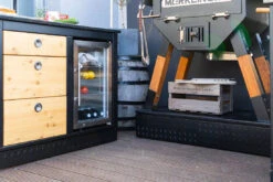 Der Merklinger Outdoor Modul "Maria" (Kühlschrank Links + 3 Schubladen + 2 Dose) 20 Der Merklinger Outdoor Modul "Maria" (Kühlschrank Links + 3 Schubladen + 2 Dose) -Brunner Verkäufe c5bbcf0c6a213c4ba456490aebe18972